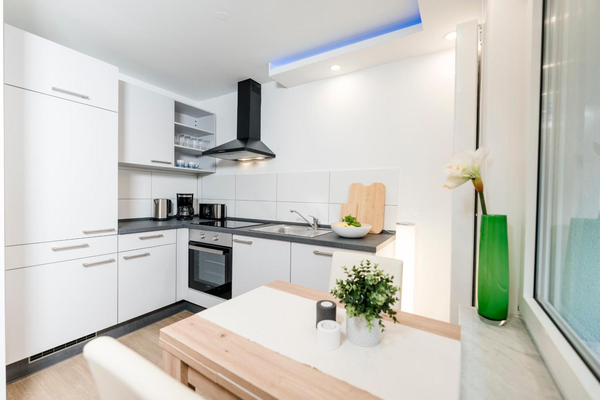 Bellabene Modernes Studio Apartment In Zentraler Lage Mit Terrasse, Parkplatz, Smarttv Πφορτζχάιμ Εξωτερικό φωτογραφία