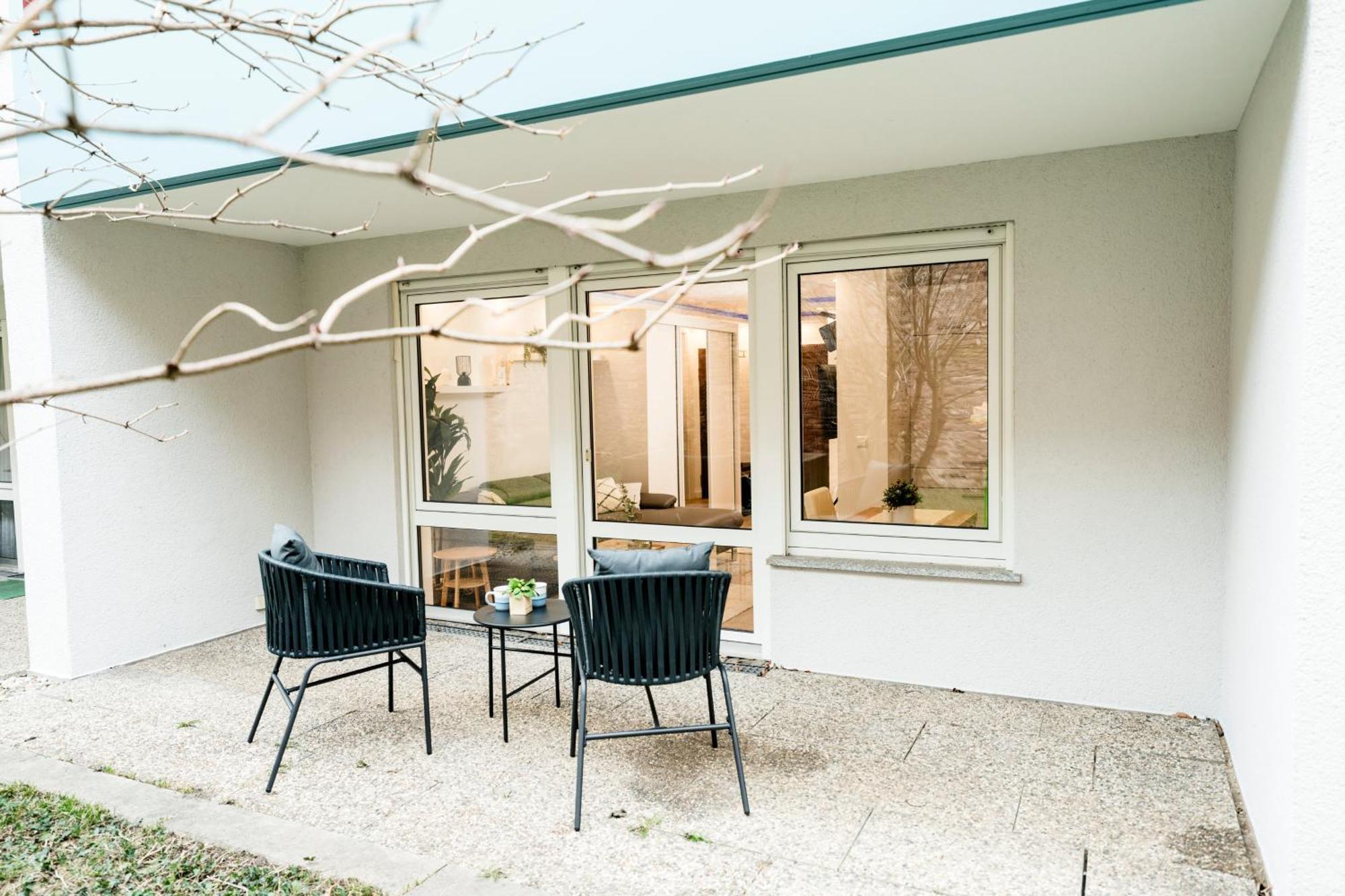 Bellabene Modernes Studio Apartment In Zentraler Lage Mit Terrasse, Parkplatz, Smarttv Πφορτζχάιμ Εξωτερικό φωτογραφία